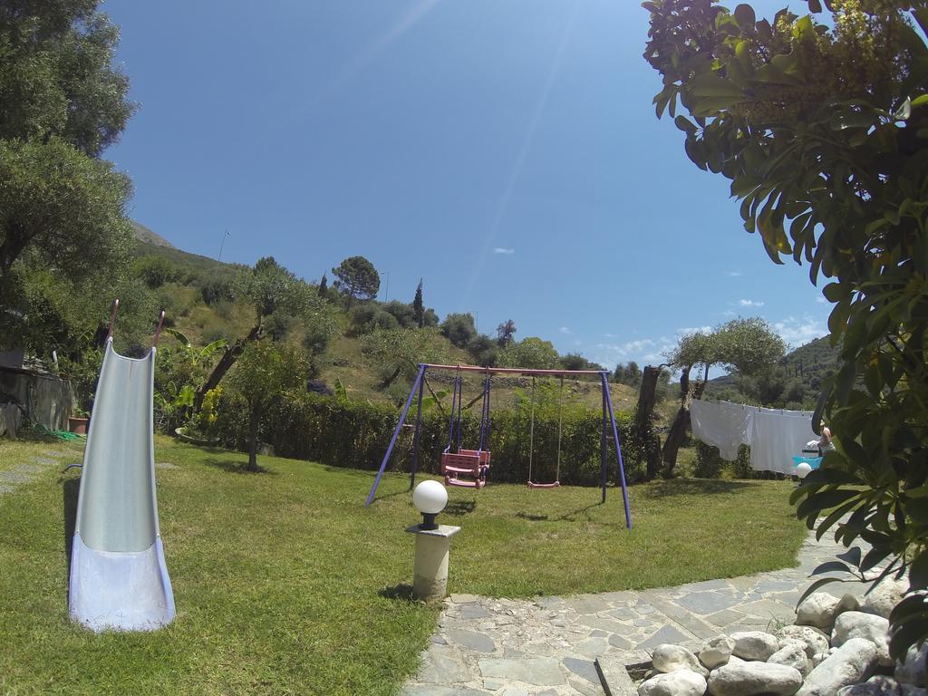 Golden Sun Apartment Parga Exterior photo