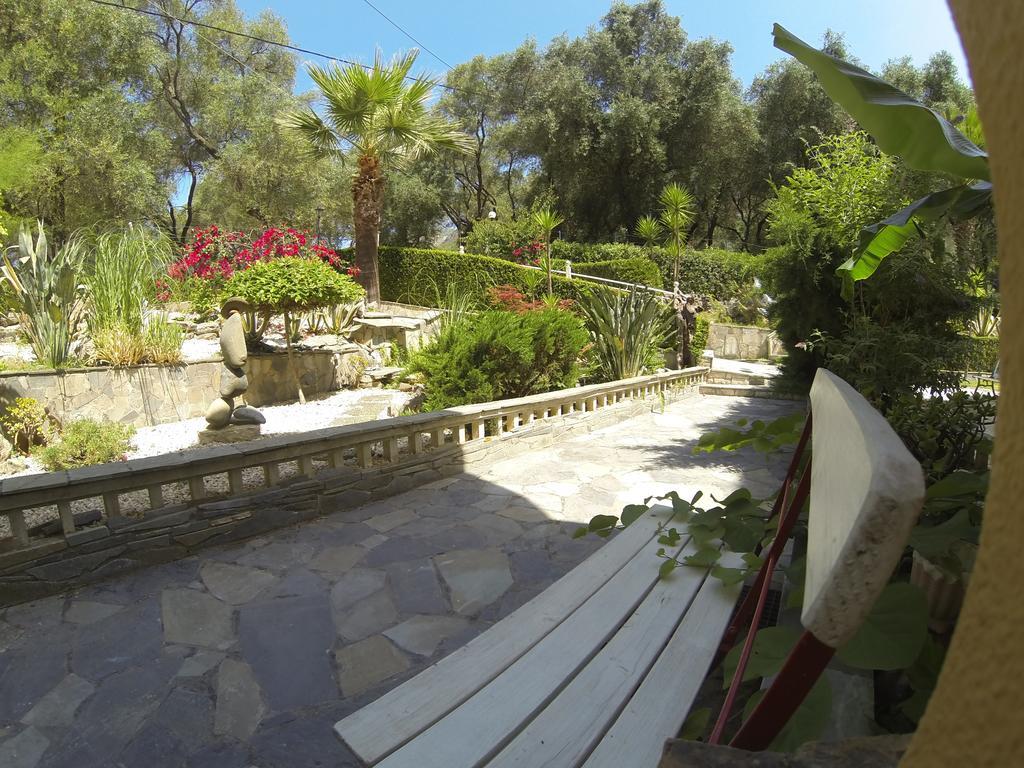 Golden Sun Apartment Parga Exterior photo